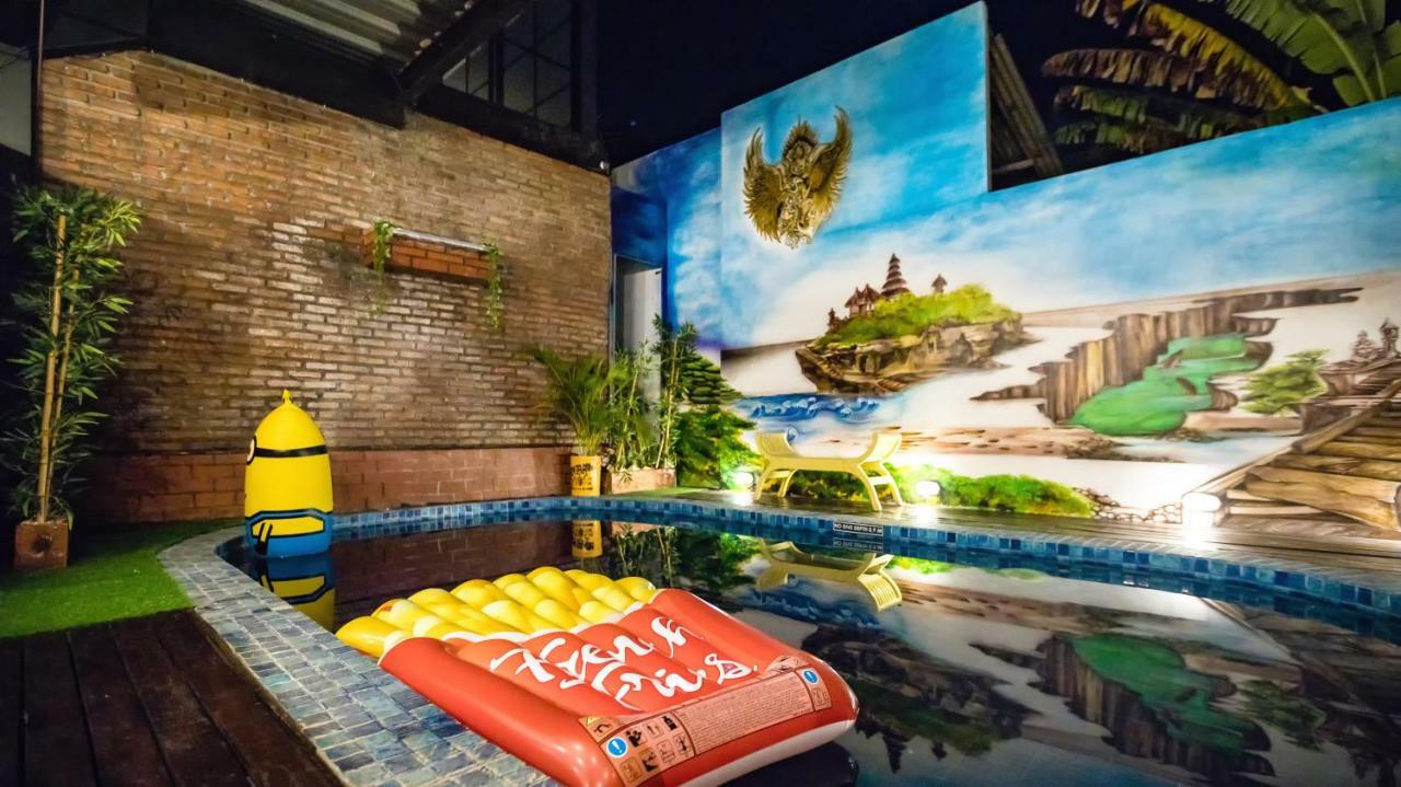 d’Gobers Hostel Seminyak Buitenkant foto