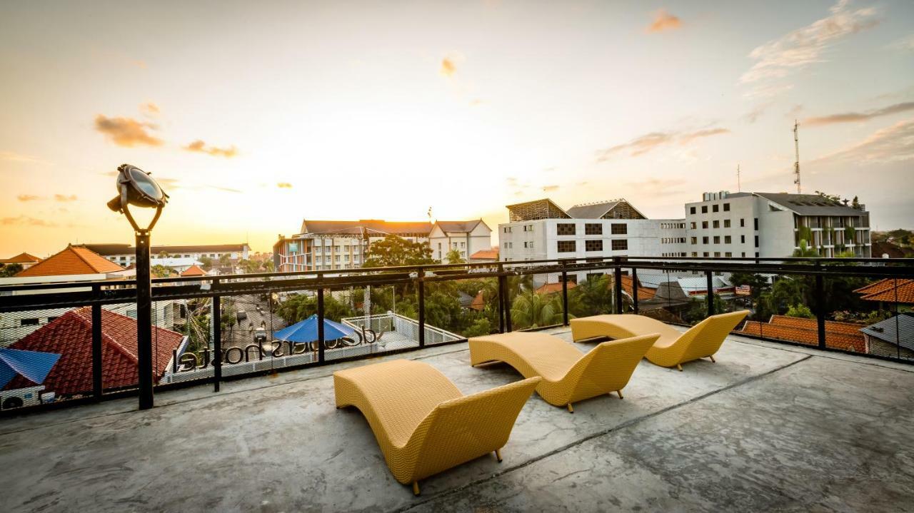 d’Gobers Hostel Seminyak Buitenkant foto