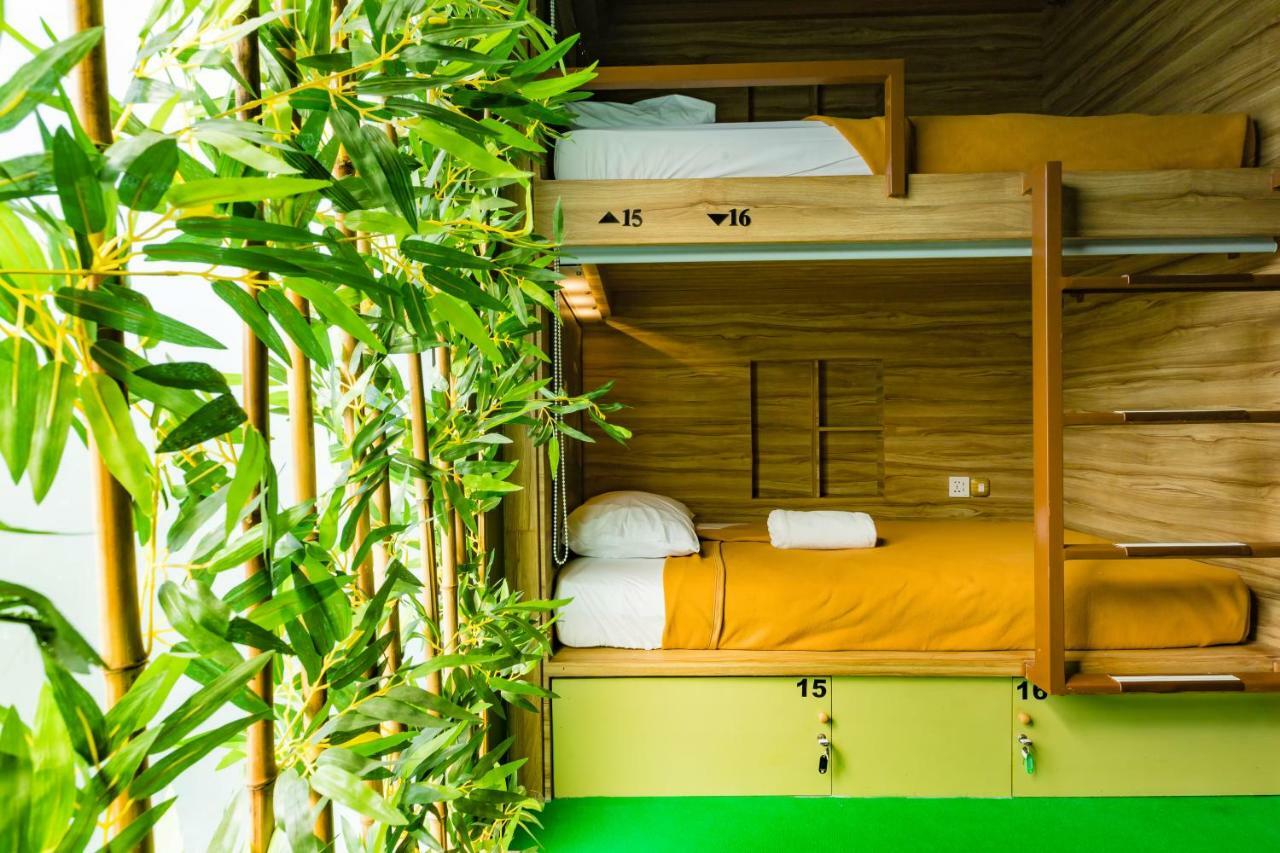 d’Gobers Hostel Seminyak Buitenkant foto