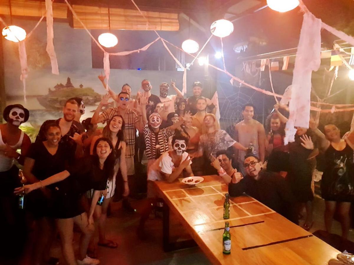 d’Gobers Hostel Seminyak Buitenkant foto